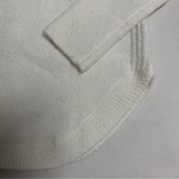 GAP Slouchy Turtleneck Sweater NWOT - Picture 7 of 8